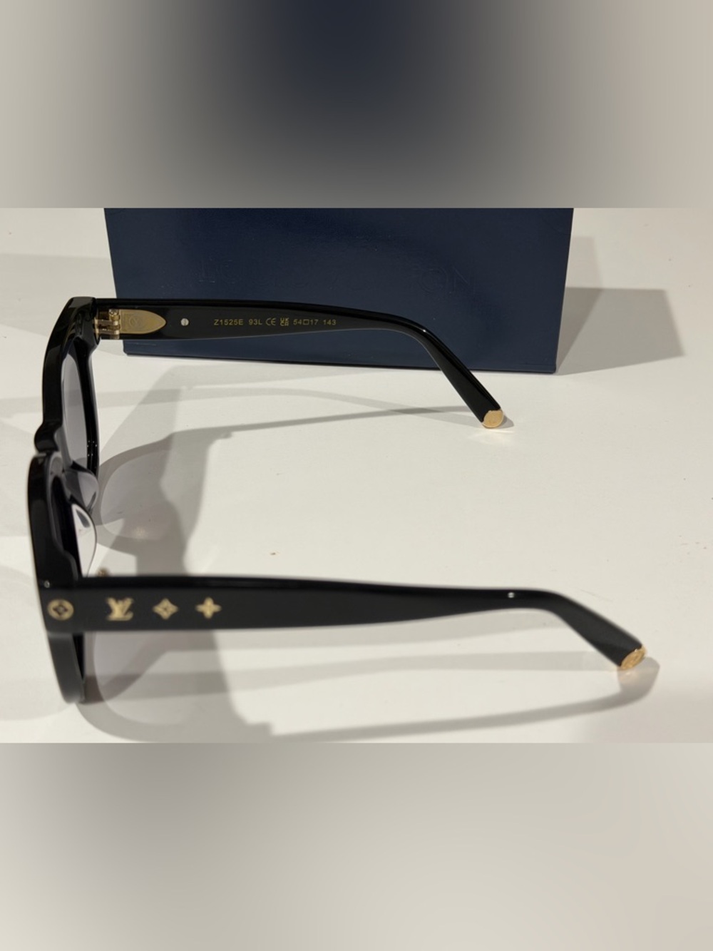 Louis Vuitton Z1657W LV Monogram Light Cat Eye Sunglasses Women’s Shades NEW - Picture 3 of 4